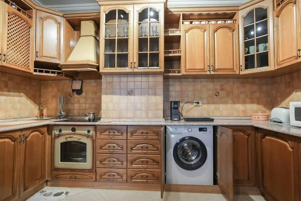 Staycation, City Center Apartment With Balcony Tirana